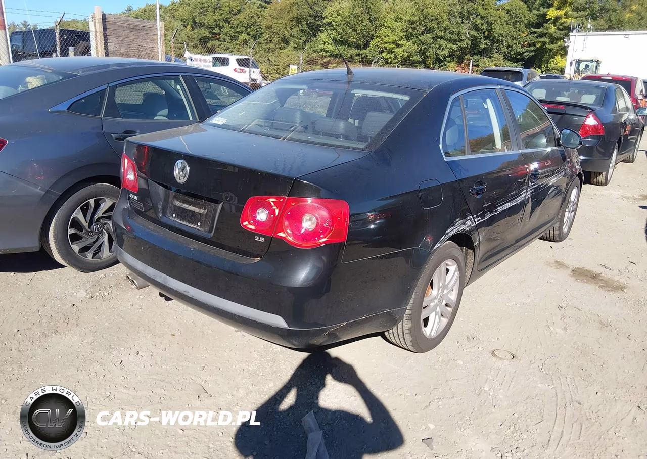 2007 Volkswagen Jetta Wolfsburg Edition VIN:3VWEG71K37M191475 - 4
