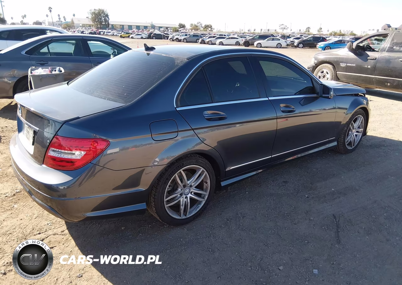 2014 Mercedes-Benz C 250 Sport VIN:WDDGF4HB2EA967369 - 4