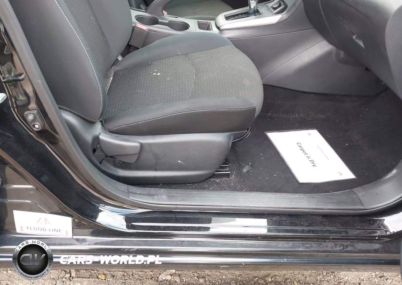 2019 Nissan Sentra S VIN:3N1AB7AP2KY256543 - 13