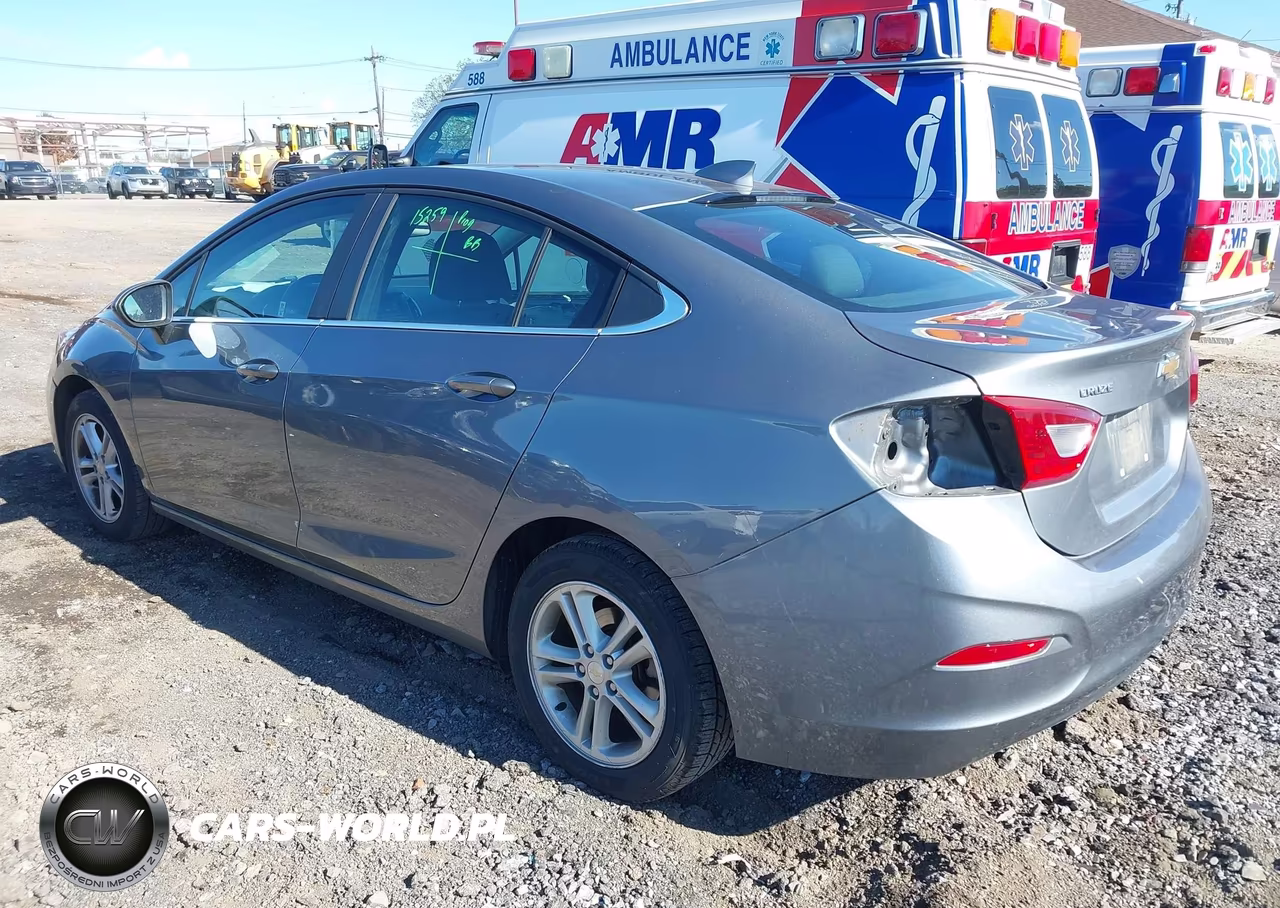 2018 Chevrolet Cruze Lt Auto VIN:1G1BE5SM7J7223161 - 3