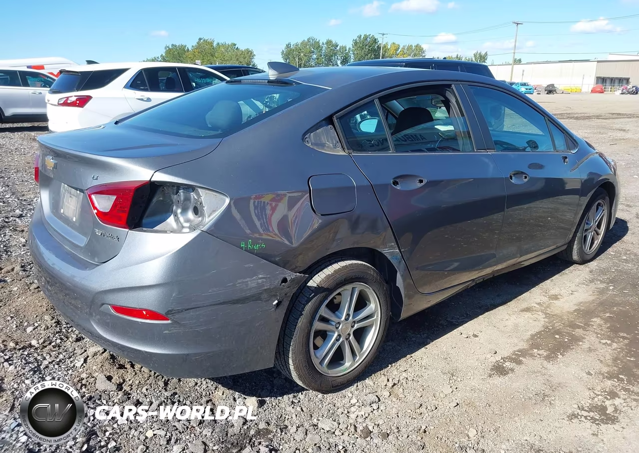 2018 Chevrolet Cruze Lt Auto VIN:1G1BE5SM7J7223161 - 4