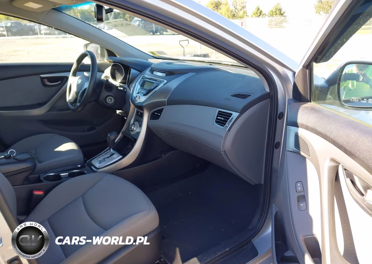 2012 Hyundai Elantra Gls VIN:5NPDH4AE1CH065605 - 5