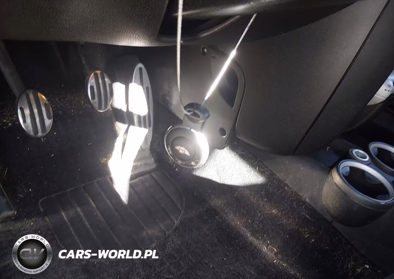 2010 Mini John Cooper Works Clubman VIN:WMWMM9C56ATL04349 - 11