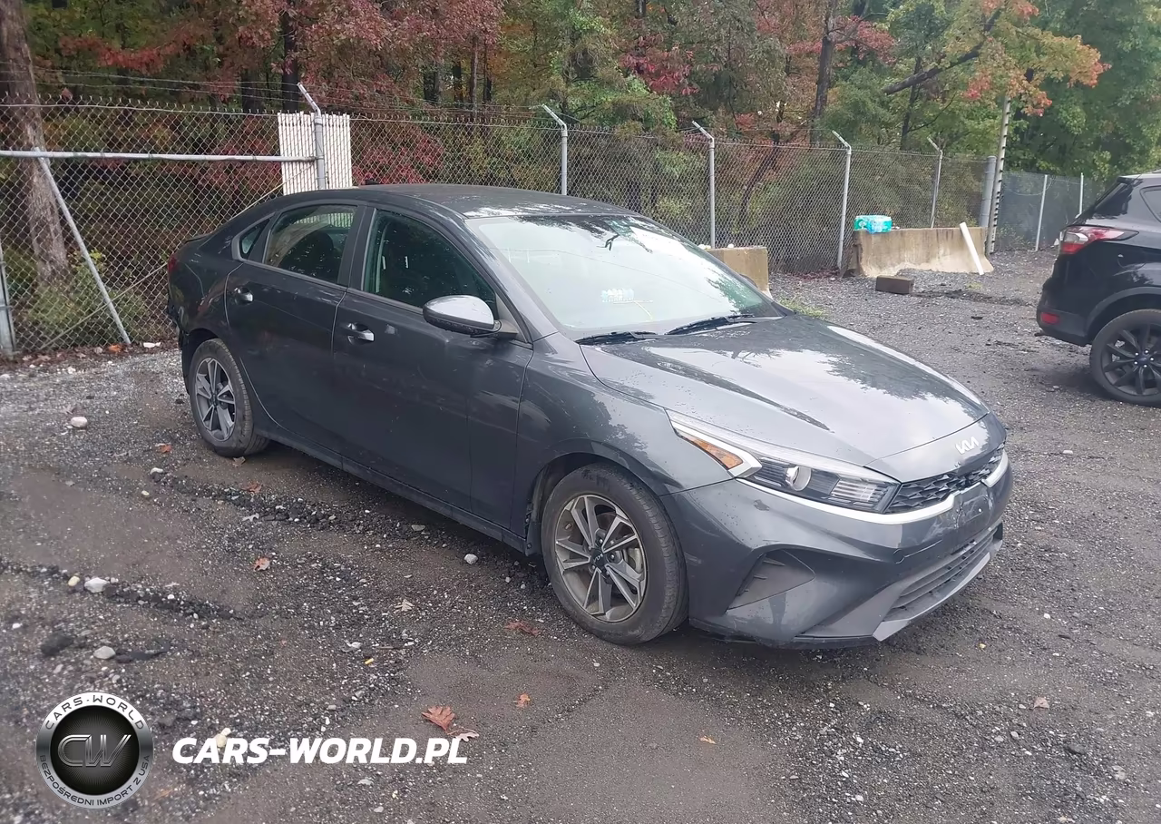 2024 Kia Forte Lxs
