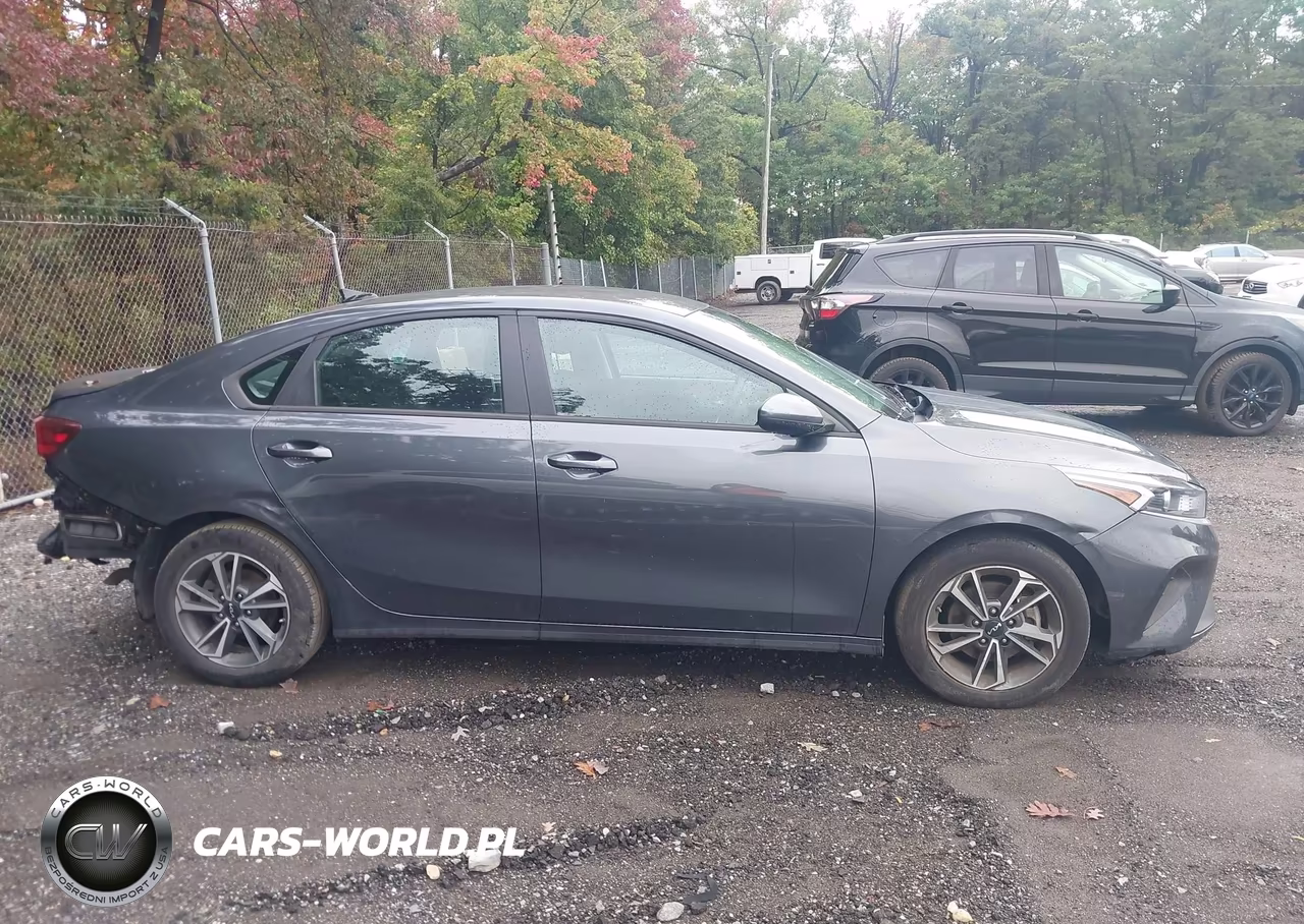 2024 Kia Forte Lxs VIN:3KPF24AD2RE758259 - 13