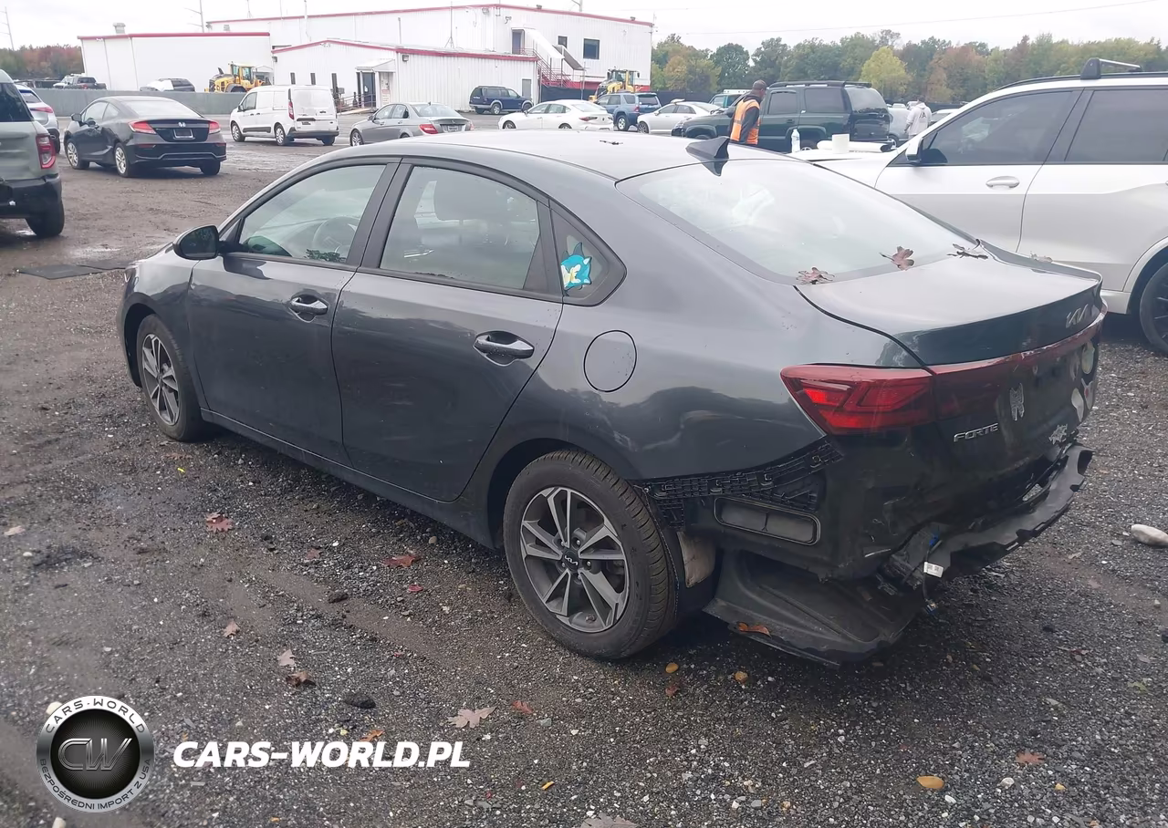 2024 Kia Forte Lxs VIN:3KPF24AD2RE758259 - 3
