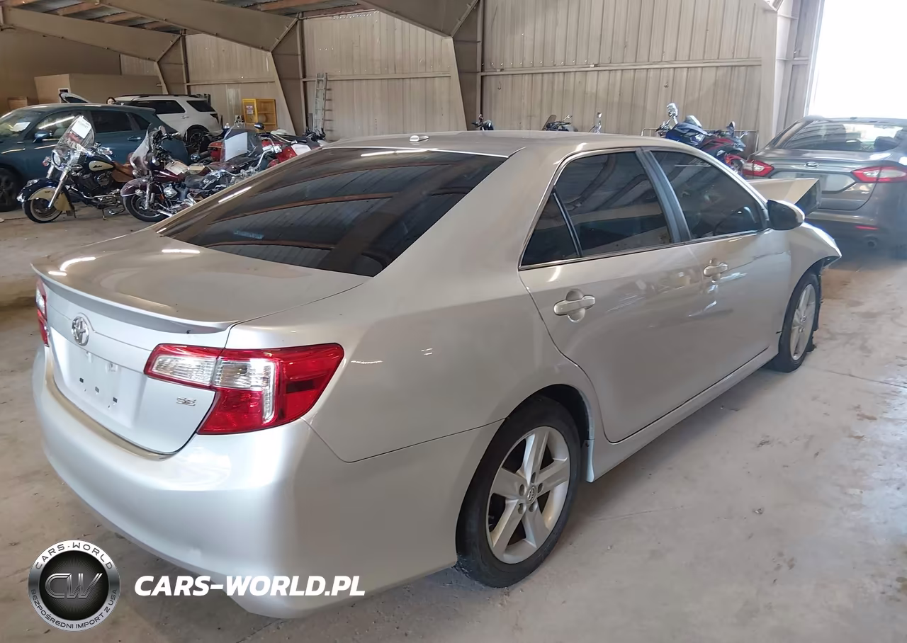 2014 Toyota Camry Se VIN:4T1BF1FK1EU398451 - 4