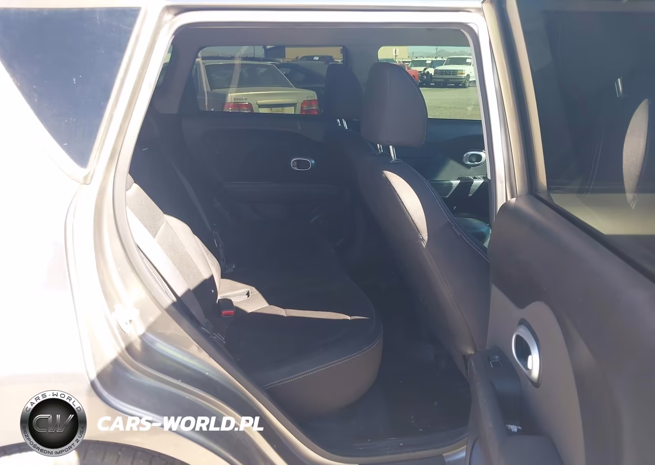 2018 Kia Soul VIN:KNDJN2A29J7625006 - 8