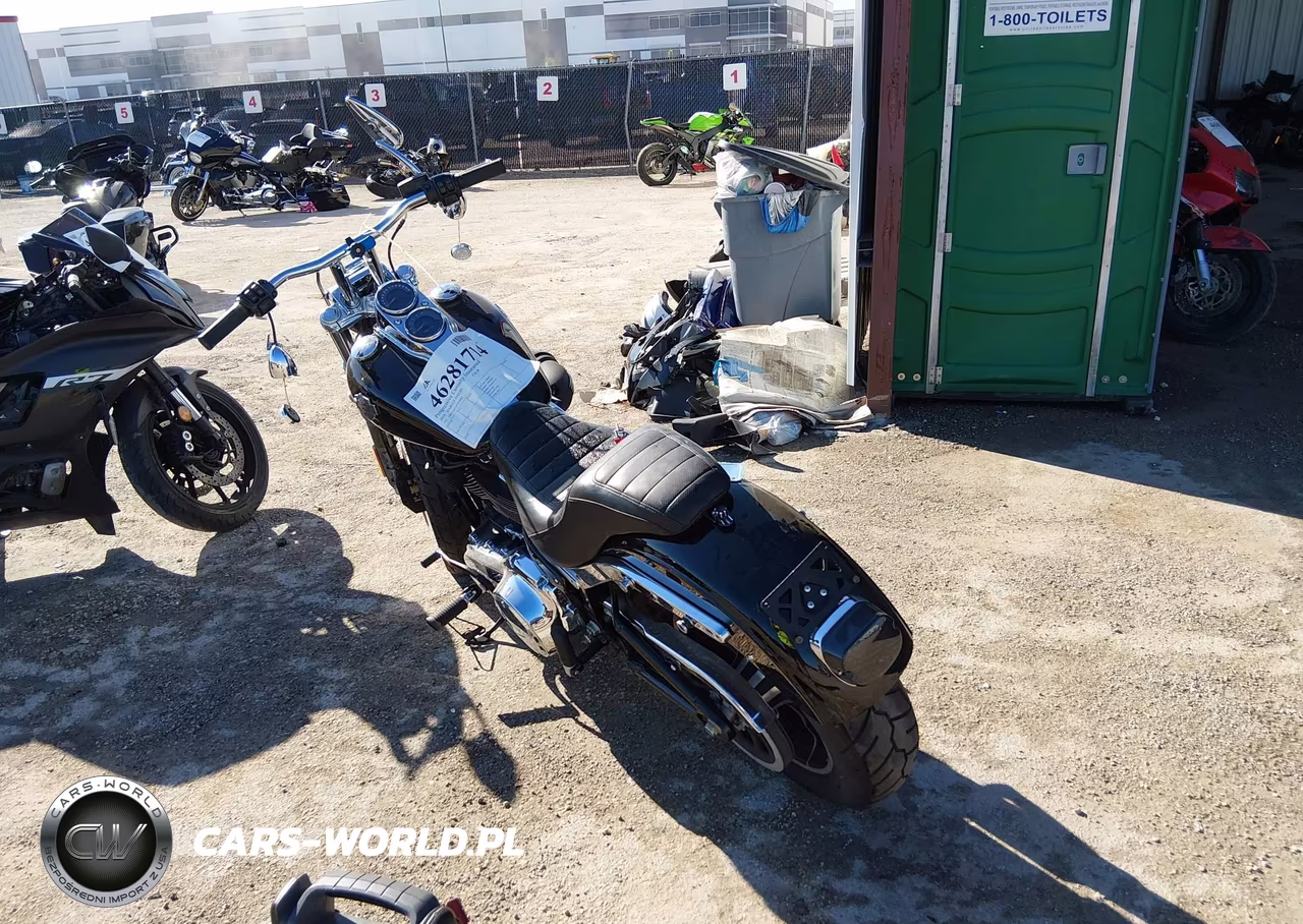 2018 Harley-Davidson Fxlr Low Rider VIN:1HD1YNJ13JC054800 - 3