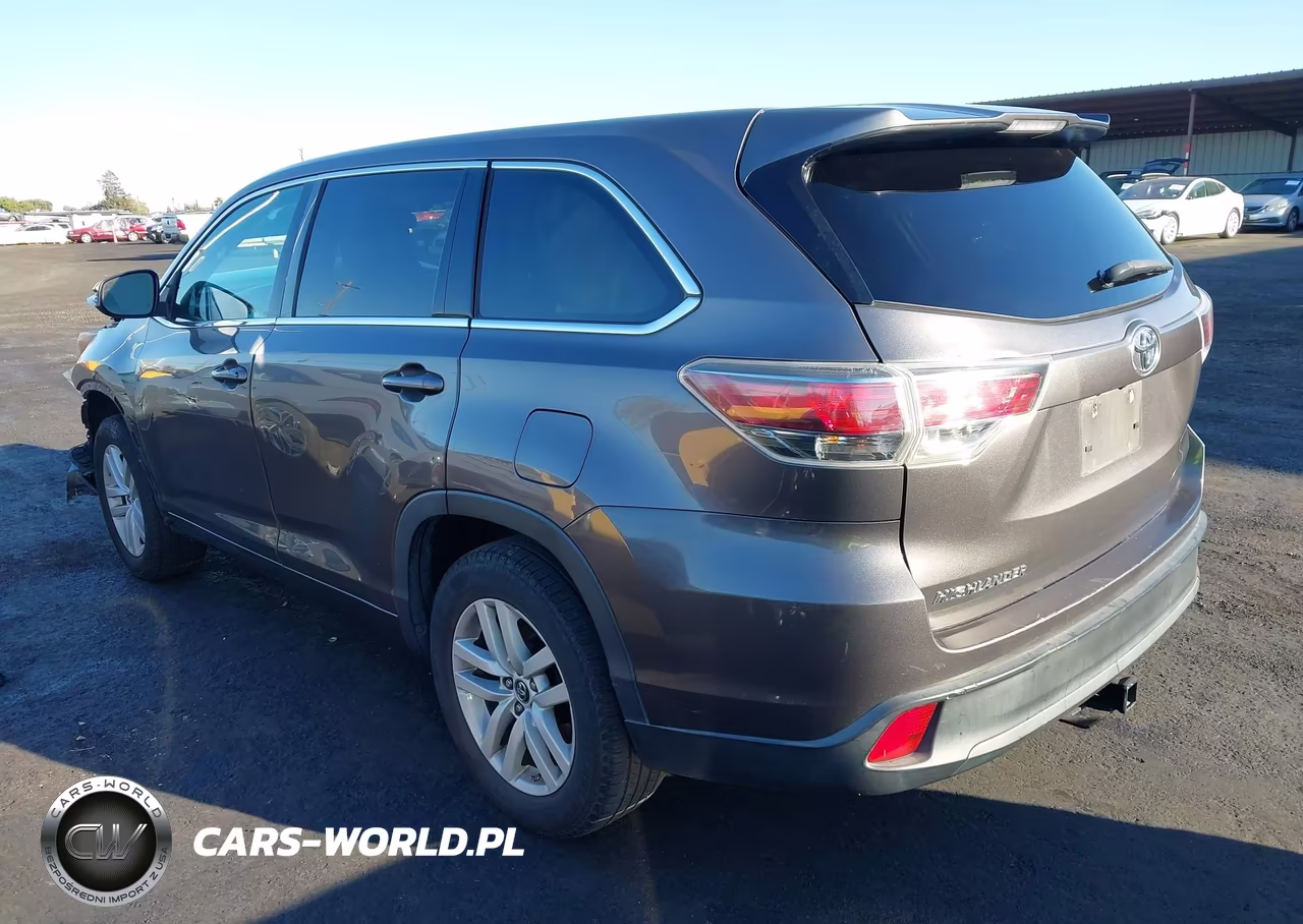 2016 Toyota Highlander Le V6 VIN:5TDZKRFH0GS179036 - 3