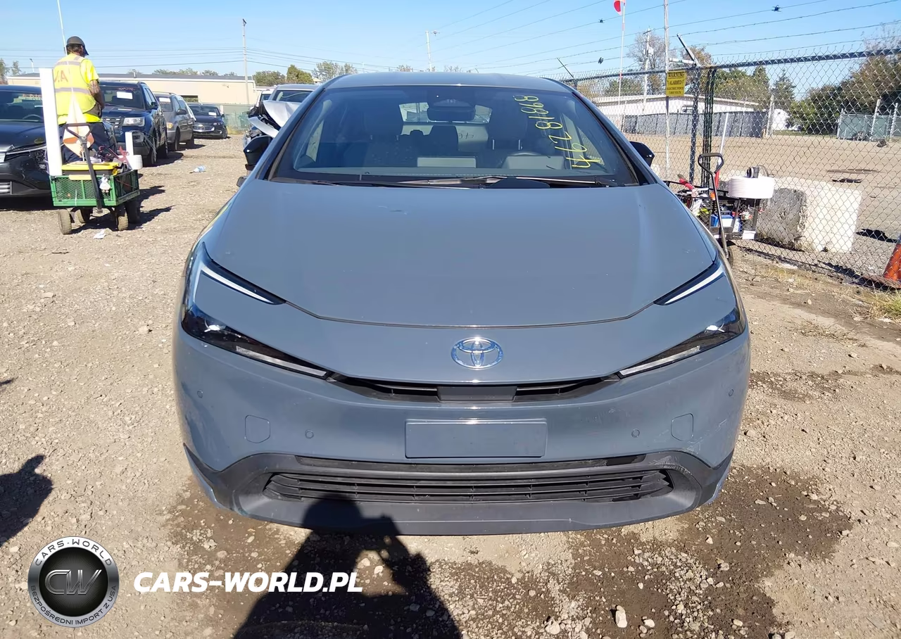 2024 Toyota Prius Le VIN:JTDACAAUXR3037930 - 13