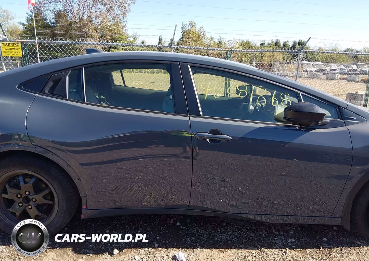 2024 Toyota Prius Le VIN:JTDACAAUXR3037930 - 14