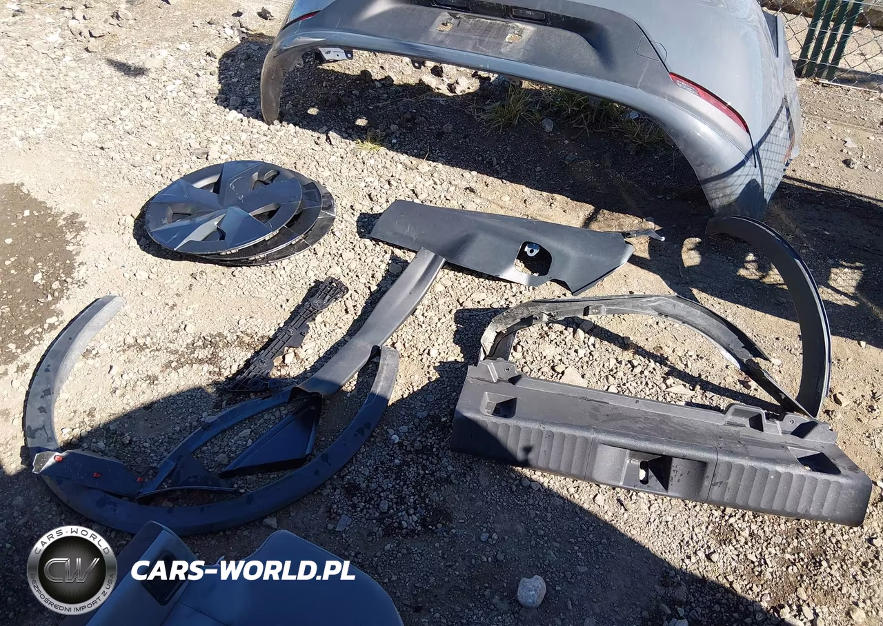 2024 Toyota Prius Le VIN:JTDACAAUXR3037930 - 19