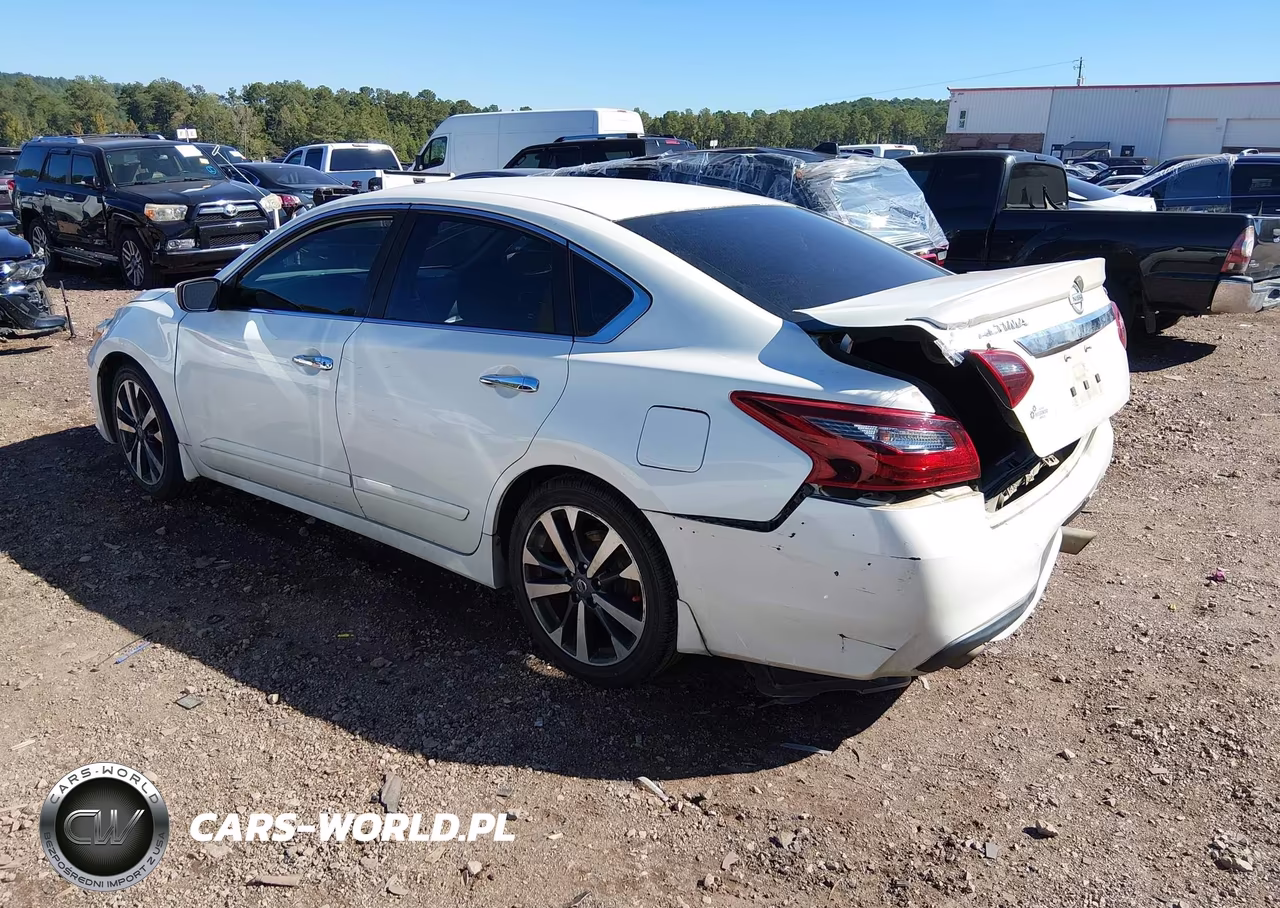 2017 Nissan Altima 2.5 Sr VIN:1N4AL3AP3HC125924 - 3