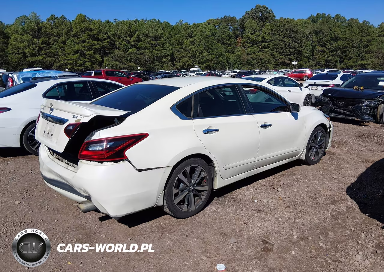 2017 Nissan Altima 2.5 Sr VIN:1N4AL3AP3HC125924 - 4