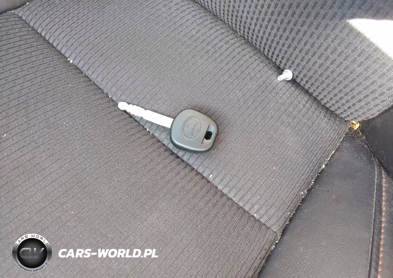 2017 Toyota Camry Se VIN:4T1BF1FK3HU621593 - 11