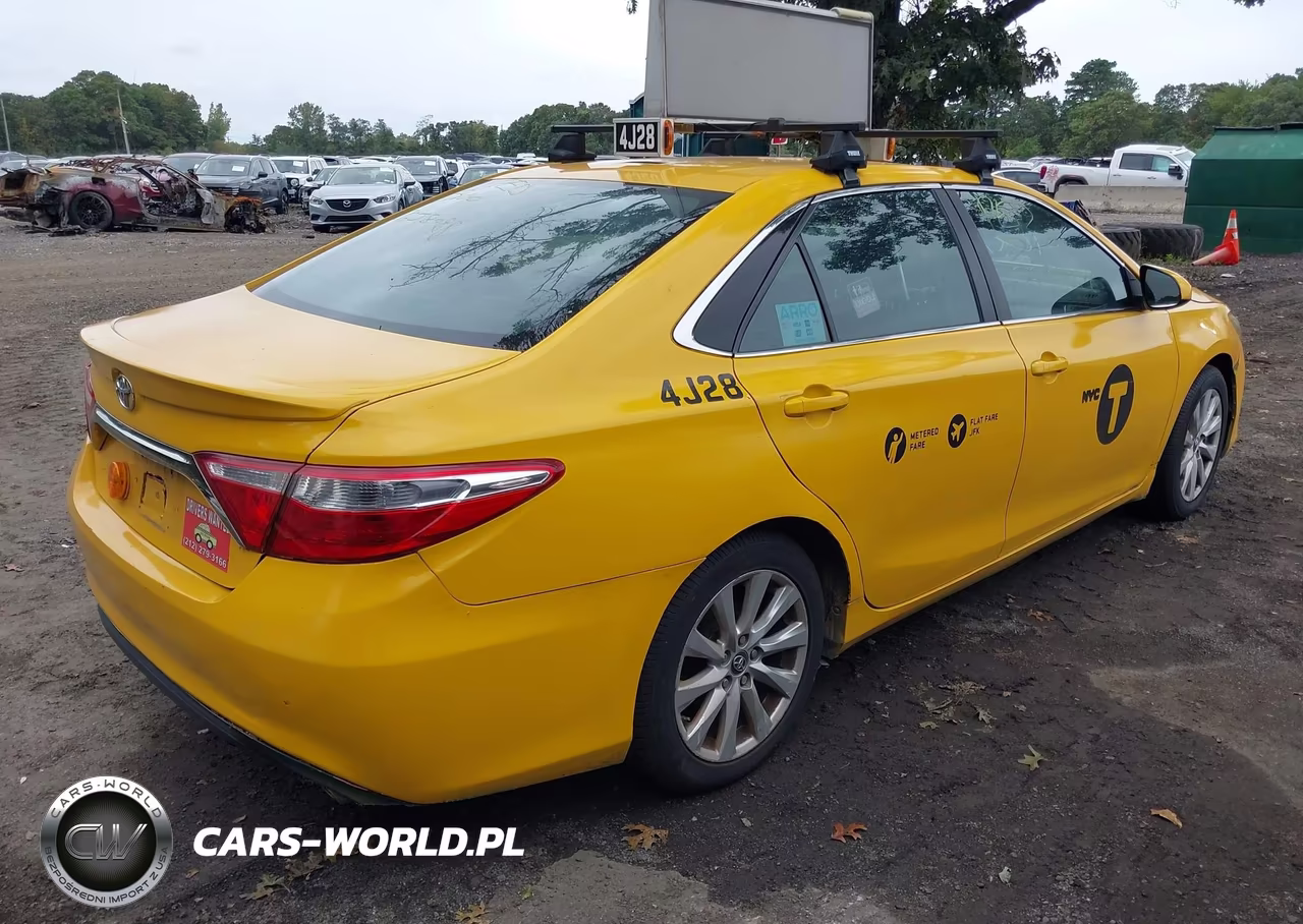 2017 Toyota Camry Se VIN:4T1BF1FK3HU621593 - 4