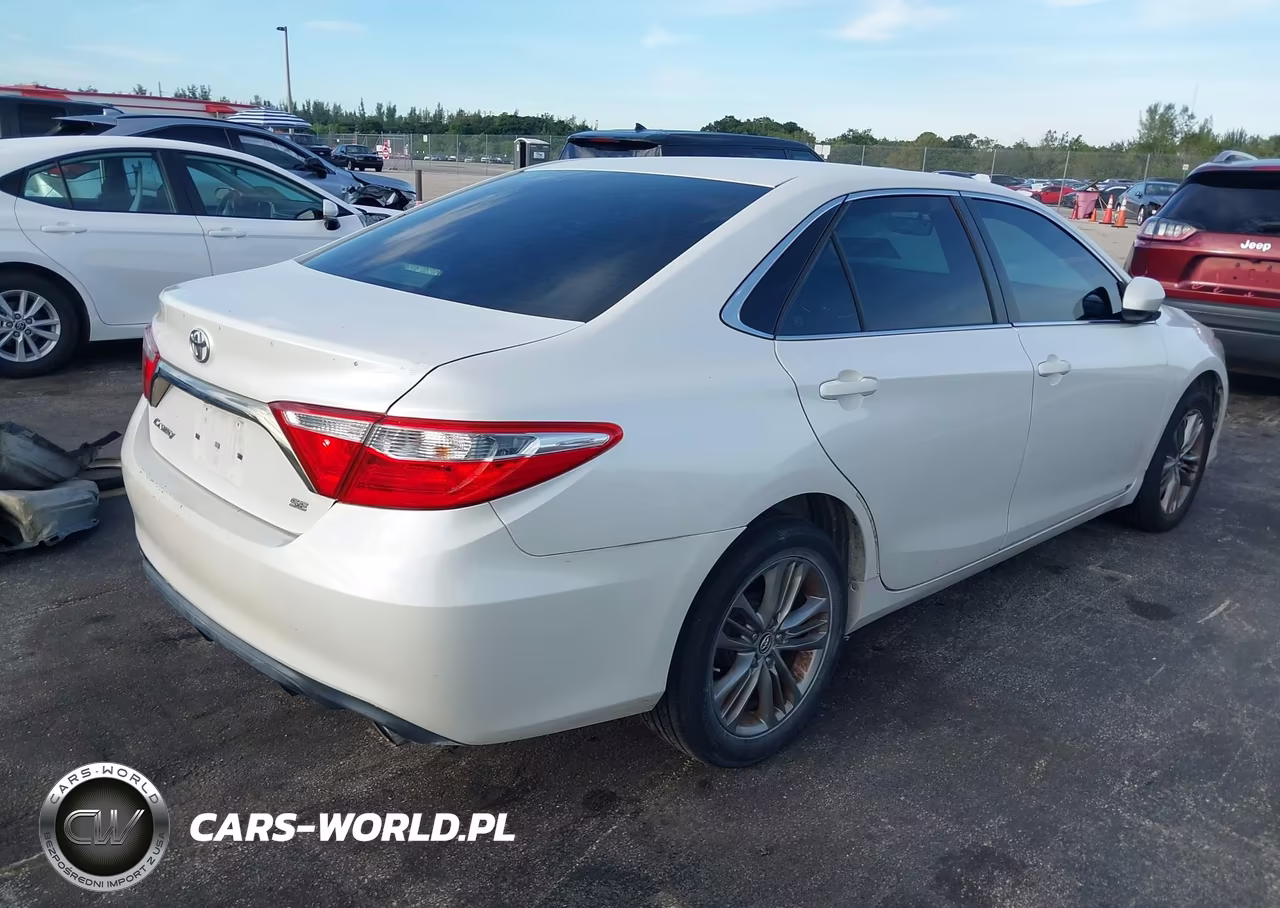 2017 Toyota Camry Se VIN:4T1BF1FK7HU722278 - 4