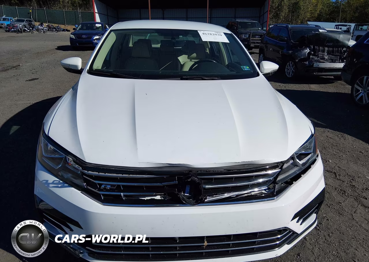2017 Volkswagen Passat 1.8T R-Line VIN:1VWDT7A38HC044815 - 12