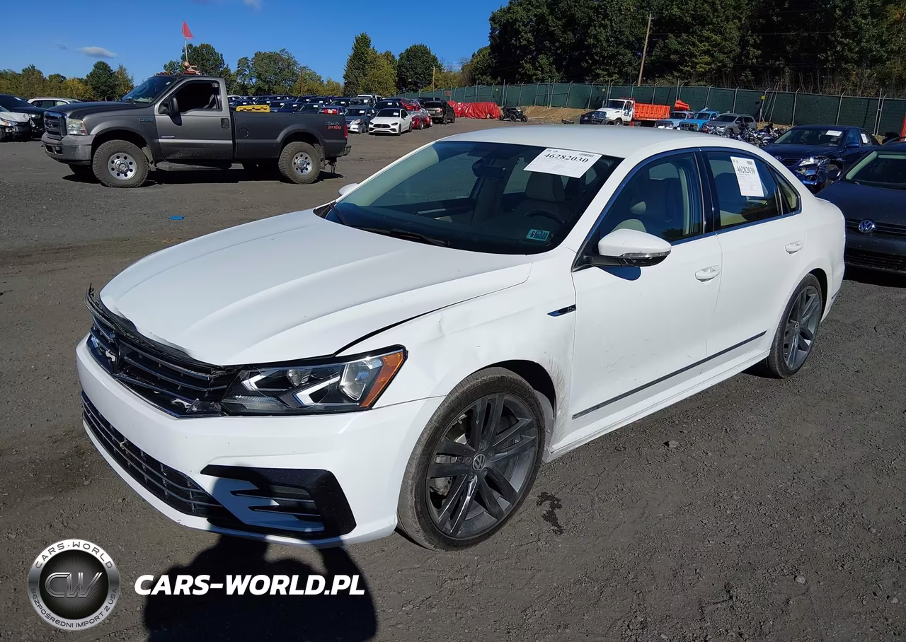 2017 Volkswagen Passat 1.8T R-Line VIN:1VWDT7A38HC044815 - 2