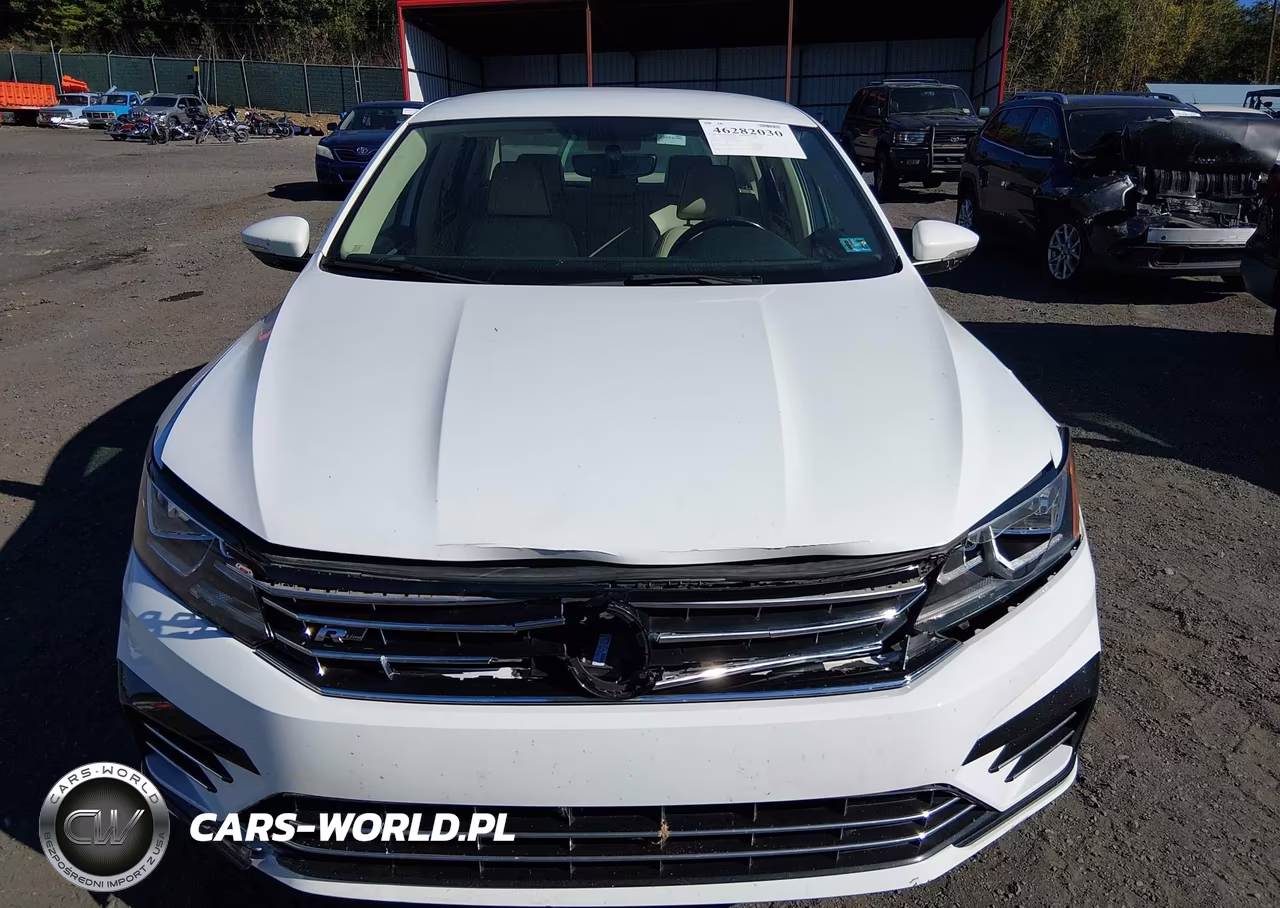 2017 Volkswagen Passat 1.8T R-Line VIN:1VWDT7A38HC044815 - 6
