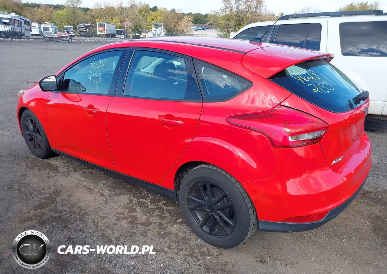 2015 Ford Focus Se VIN:1FADP3K2XFL350794 - 3