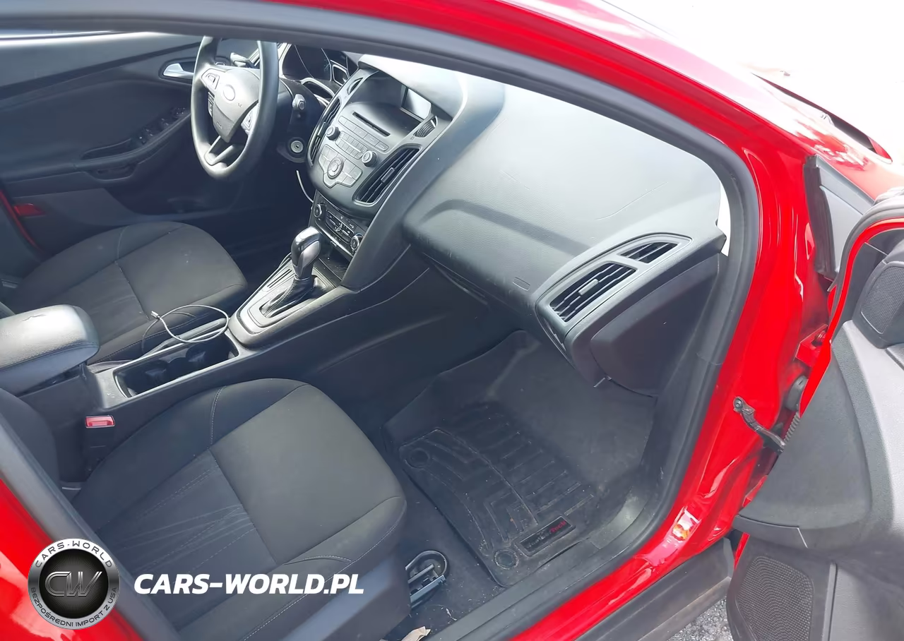 2015 Ford Focus Se VIN:1FADP3K2XFL350794 - 5