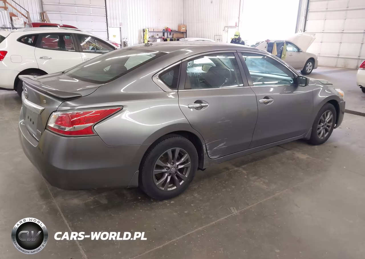 2015 Nissan Altima 2.5 S VIN:1N4AL3AP0FC457901 - 4