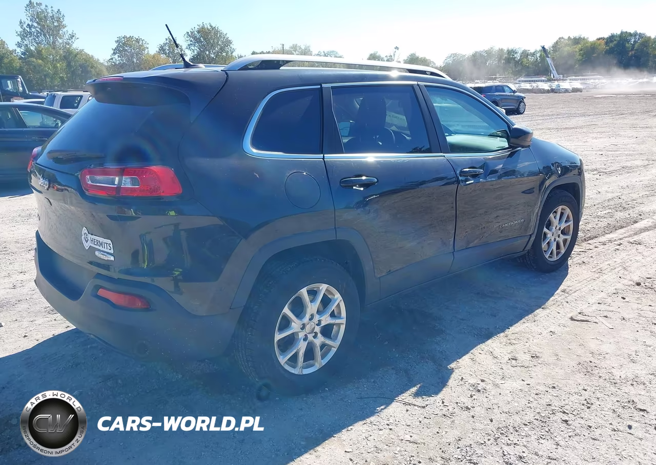 2014 Jeep Cherokee Latitude VIN:1C4PJMCB4EW146244 - 4