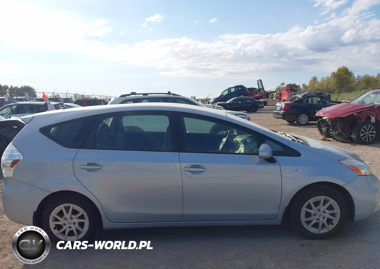 2012 Toyota Prius V Three VIN:JTDZN3EUXC3136502 - 12