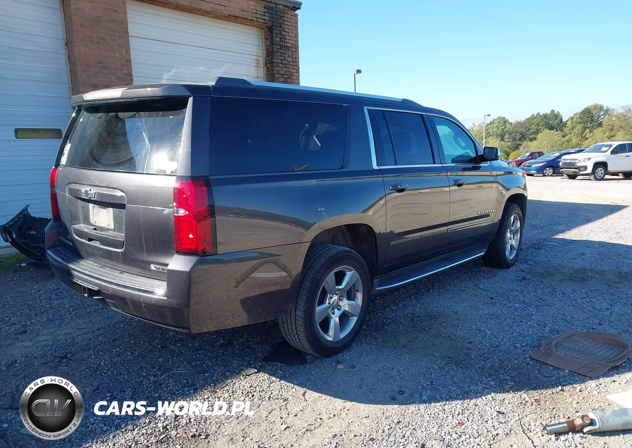 2018 Chevrolet Suburban Premier VIN:1GNSKJKC9JR181278 - 4
