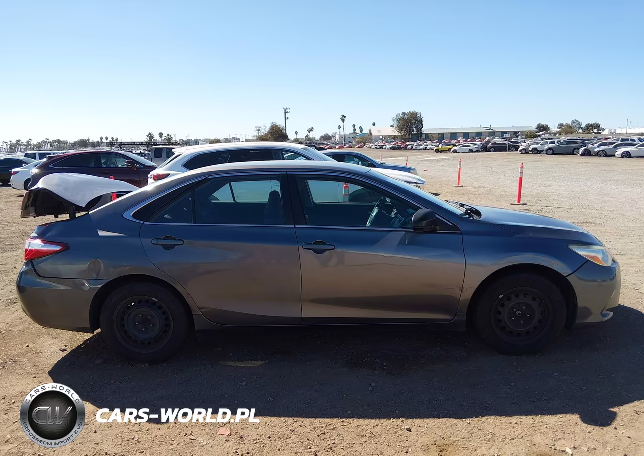 2015 Toyota Camry Le VIN:4T1BF1FK6FU973760 - 13