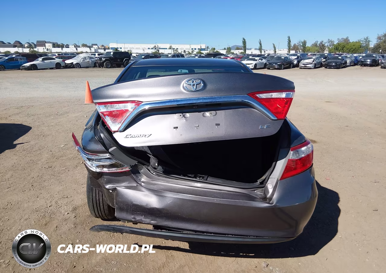 2015 Toyota Camry Le VIN:4T1BF1FK6FU973760 - 16