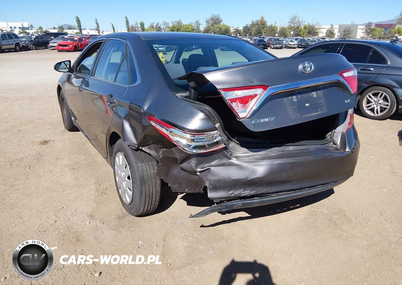 2015 Toyota Camry Le VIN:4T1BF1FK6FU973760 - 6