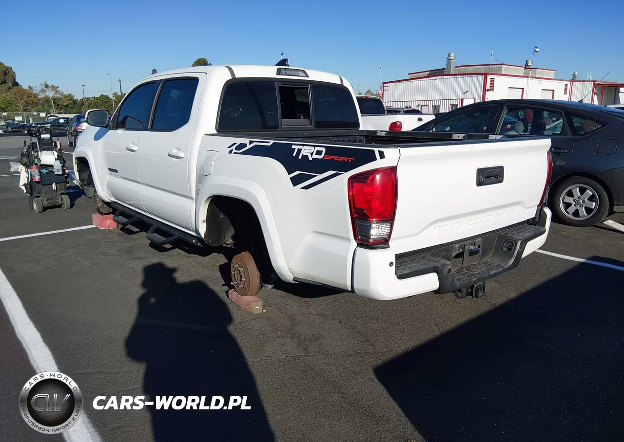 2016 Toyota Tacoma Trd Sport VIN:3TMAZ5CN2GM012558 - 3