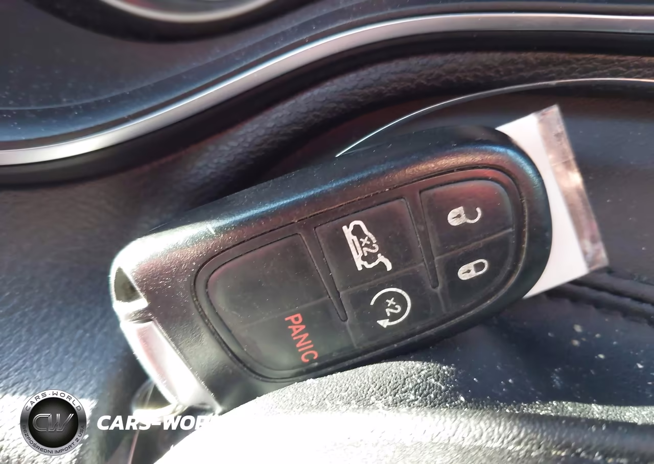 2019 Jeep Cherokee Latitude Plus 4X4 VIN:1C4PJMLX5KD267433 - 11