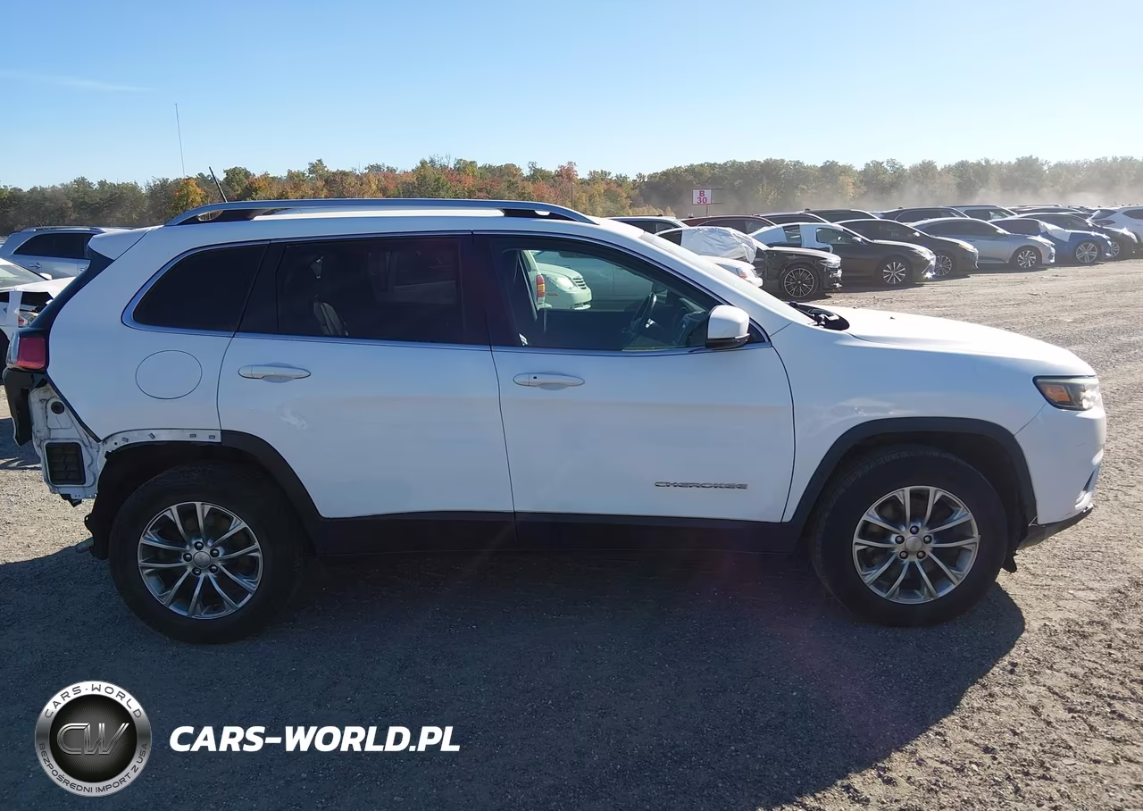 2019 Jeep Cherokee Latitude Plus 4X4 VIN:1C4PJMLX5KD267433 - 13
