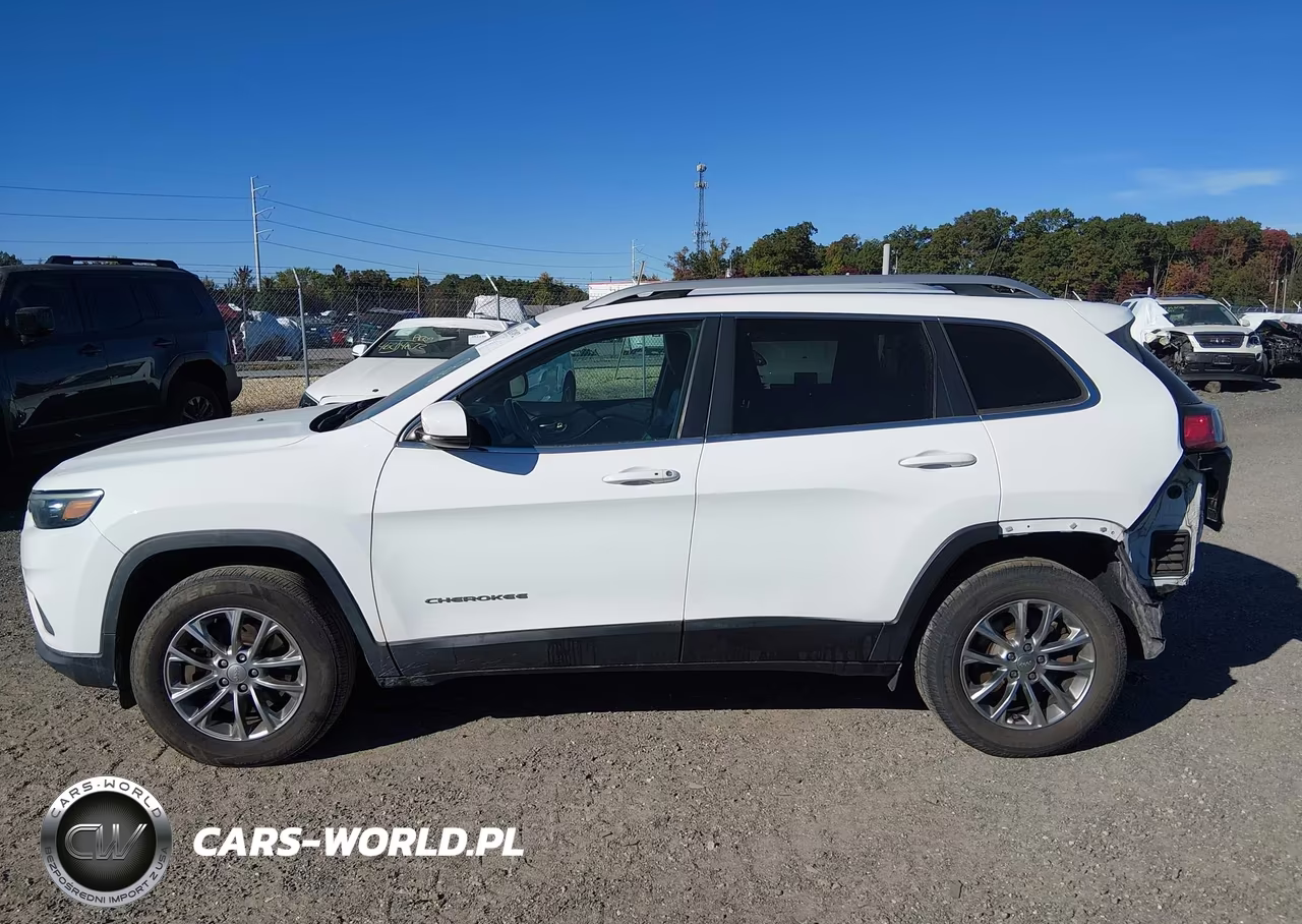 2019 Jeep Cherokee Latitude Plus 4X4 VIN:1C4PJMLX5KD267433 - 14