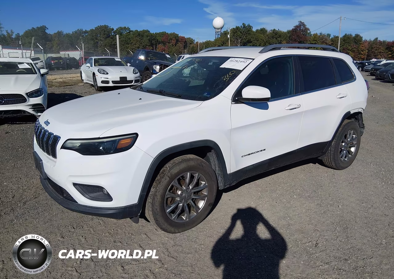 2019 Jeep Cherokee Latitude Plus 4X4 VIN:1C4PJMLX5KD267433 - 2