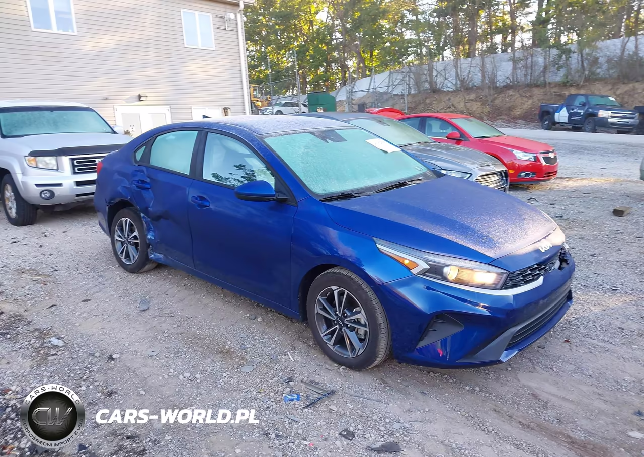 2024 Kia Forte Lxs – zdjęcie 1 z 16