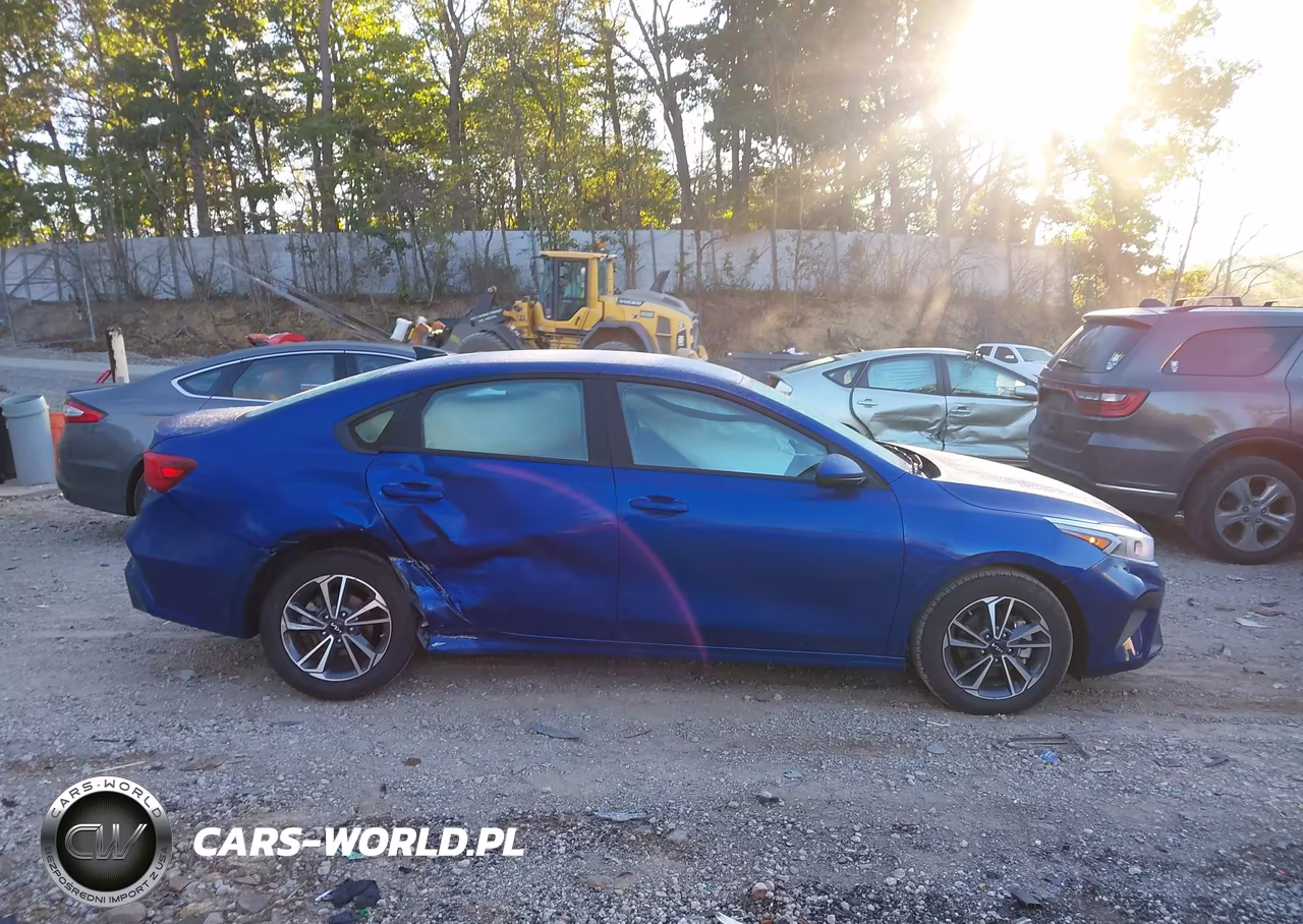 2024 Kia Forte Lxs VIN:3KPF24AD2RE806410 - 13