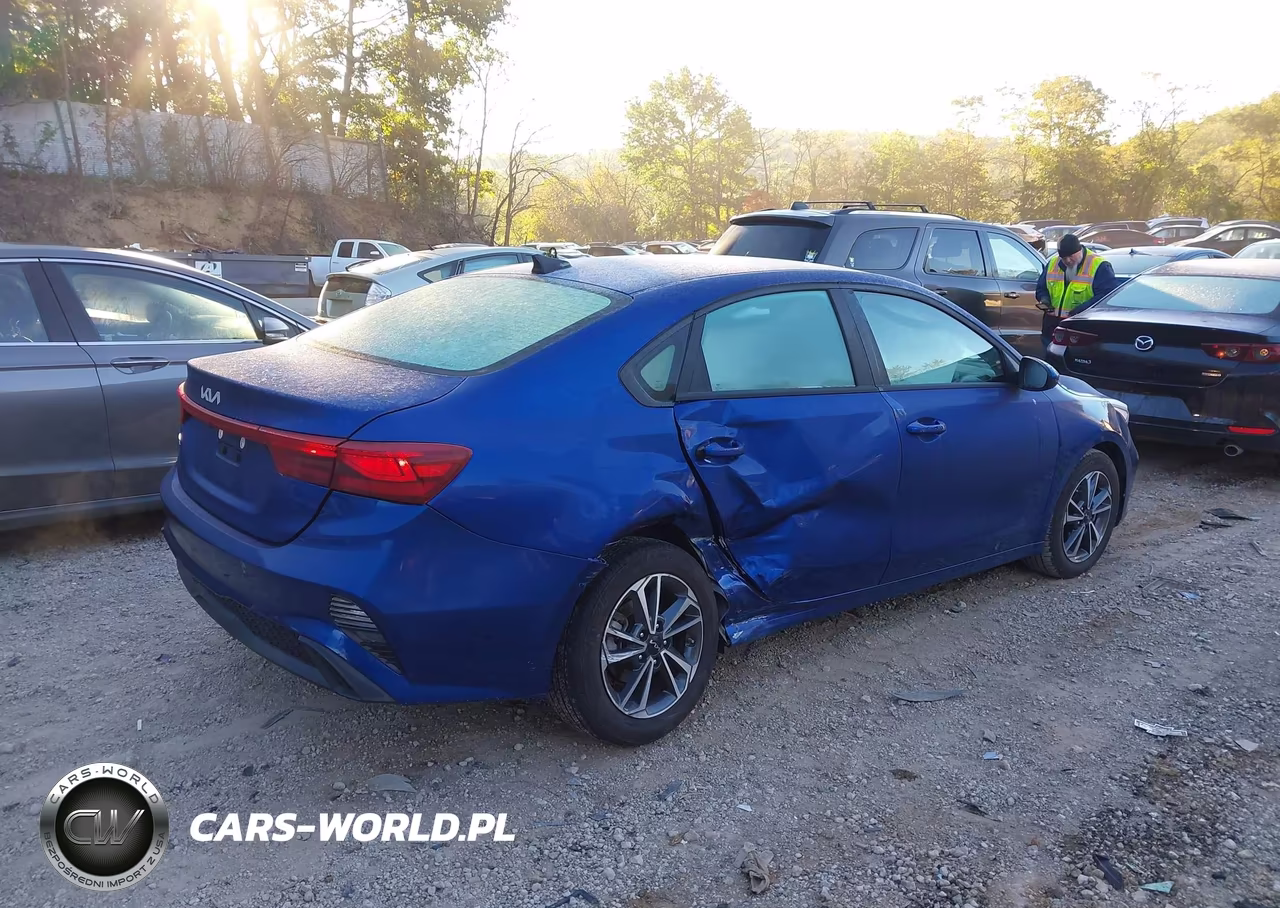 2024 Kia Forte Lxs VIN:3KPF24AD2RE806410 - 4