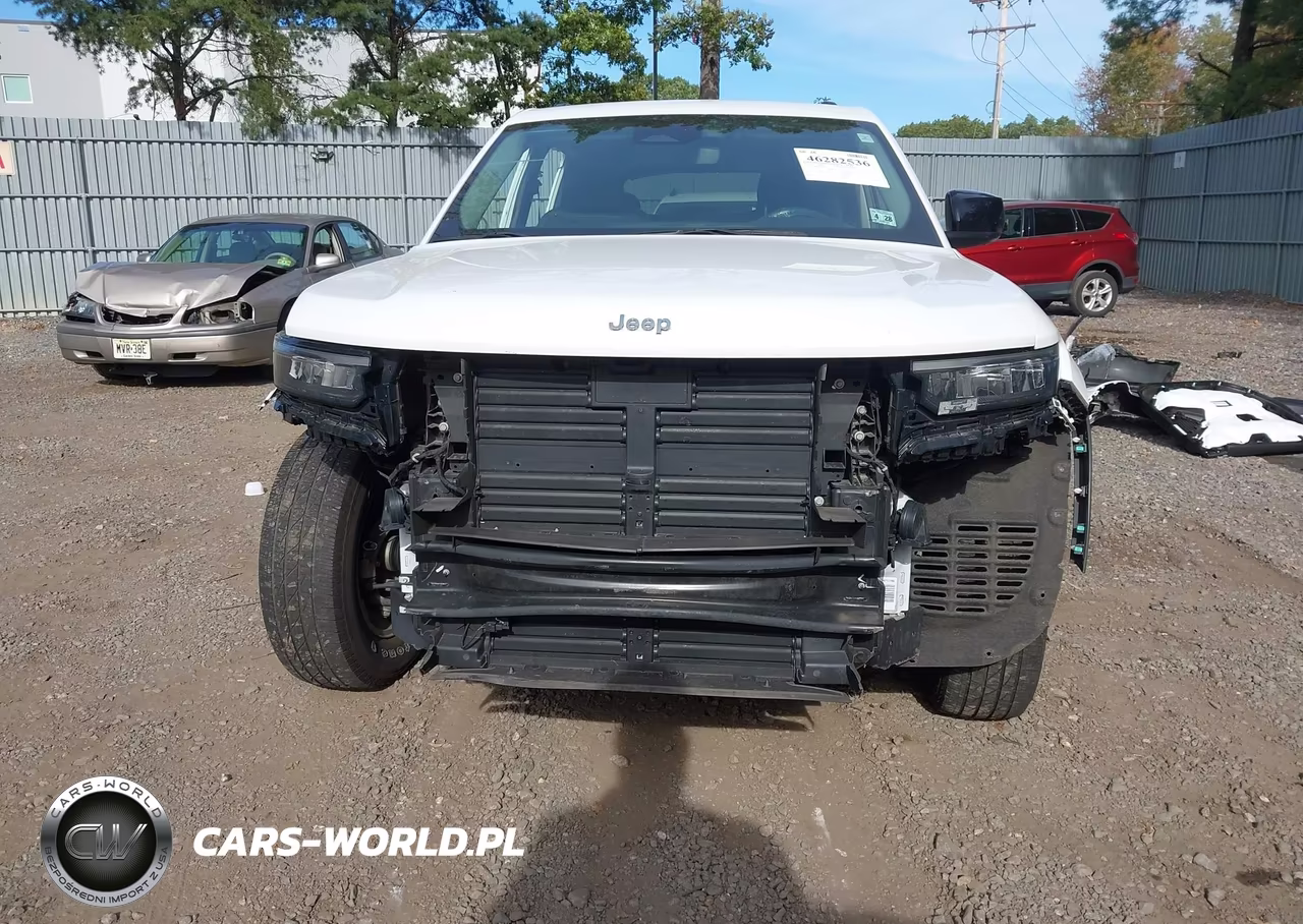 2023 Jeep Grand Cherokee Laredo 4X4 VIN:1C4RJHAG6PC549399 - 13