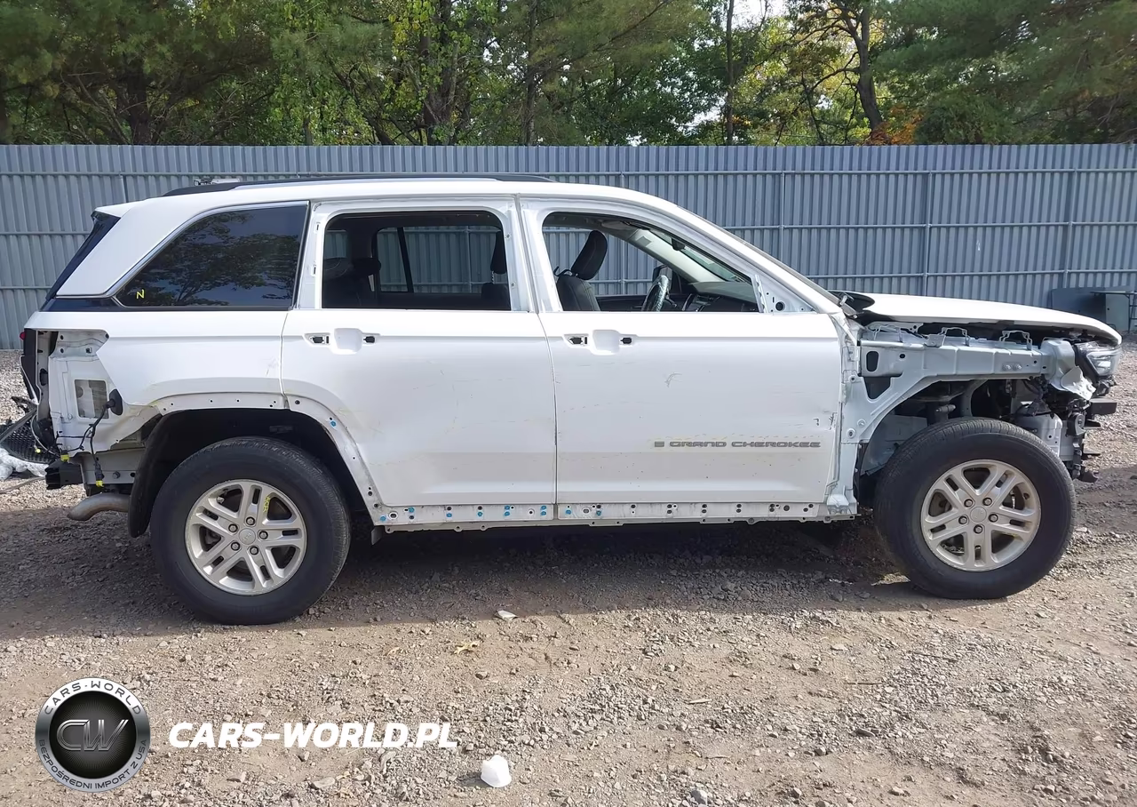 2023 Jeep Grand Cherokee Laredo 4X4 VIN:1C4RJHAG6PC549399 - 14