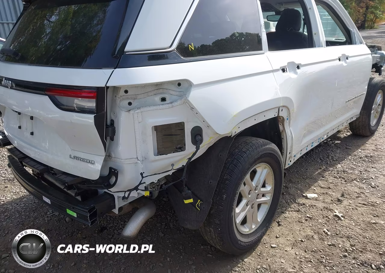 2023 Jeep Grand Cherokee Laredo 4X4 VIN:1C4RJHAG6PC549399 - 19