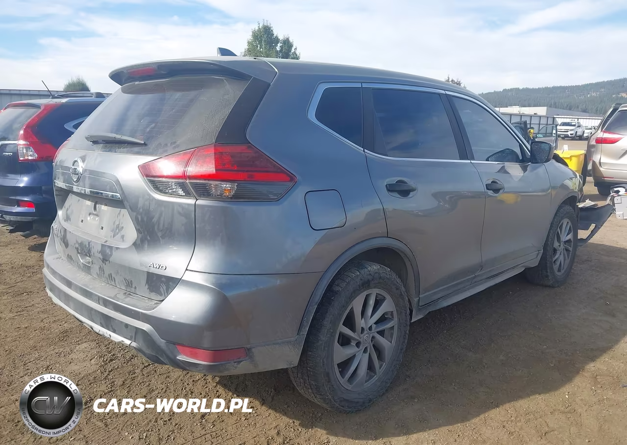 2017 Nissan Rogue S VIN:KNMAT2MV0HP554848 - 4