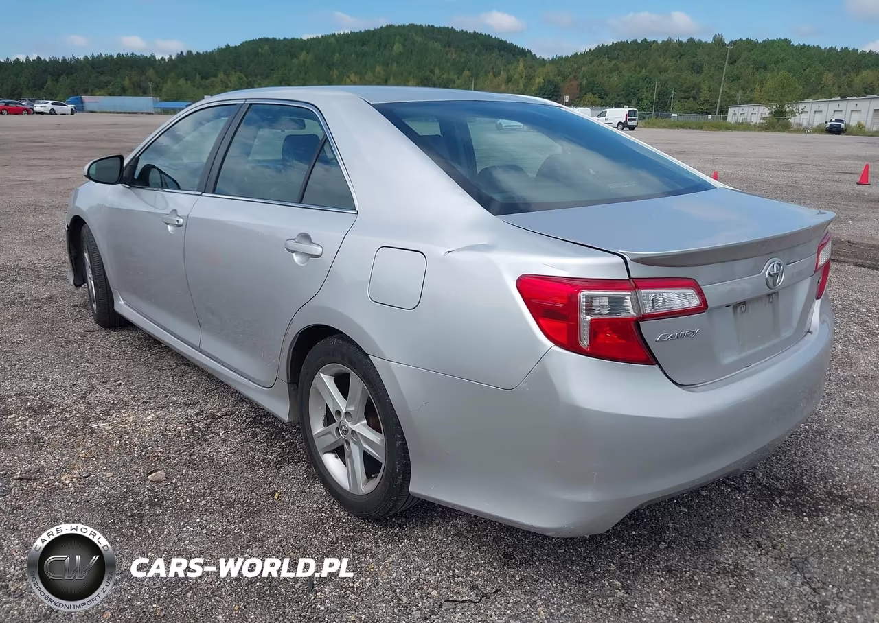 2014 Toyota Camry Se VIN:4T1BF1FK0EU379731 - 3