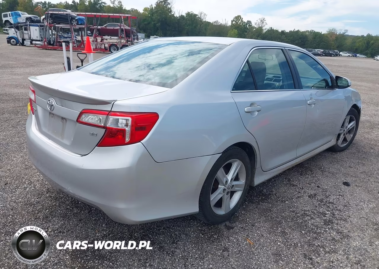 2014 Toyota Camry Se VIN:4T1BF1FK0EU379731 - 4