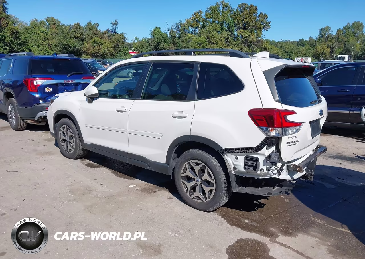 2020 Subaru Forester Premium VIN:JF2SKAJC5LH537360 - 3