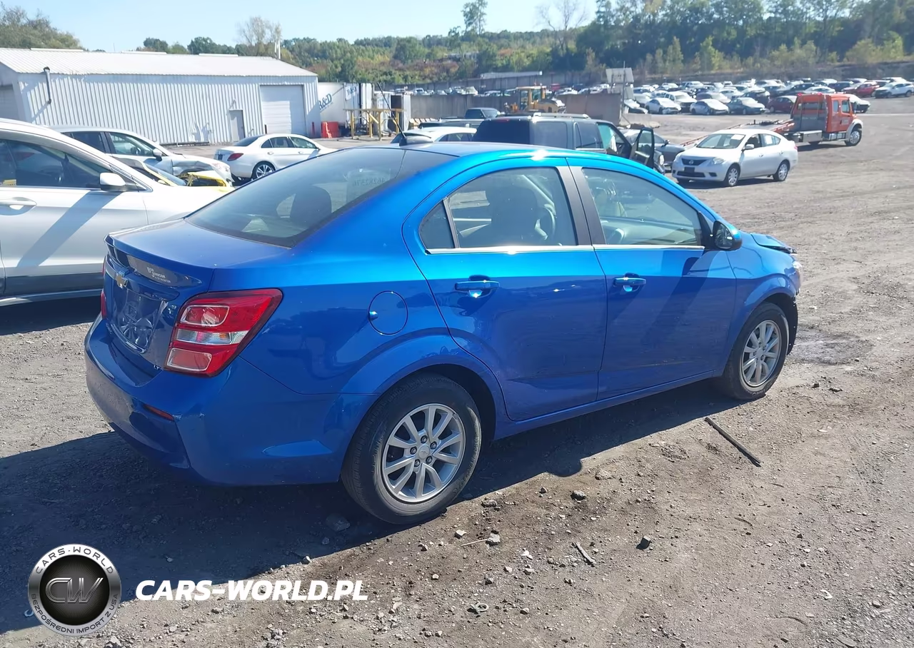 2020 Chevrolet Sonic Fwd Lt VIN:1G1JD5SB6L4118600 - 4